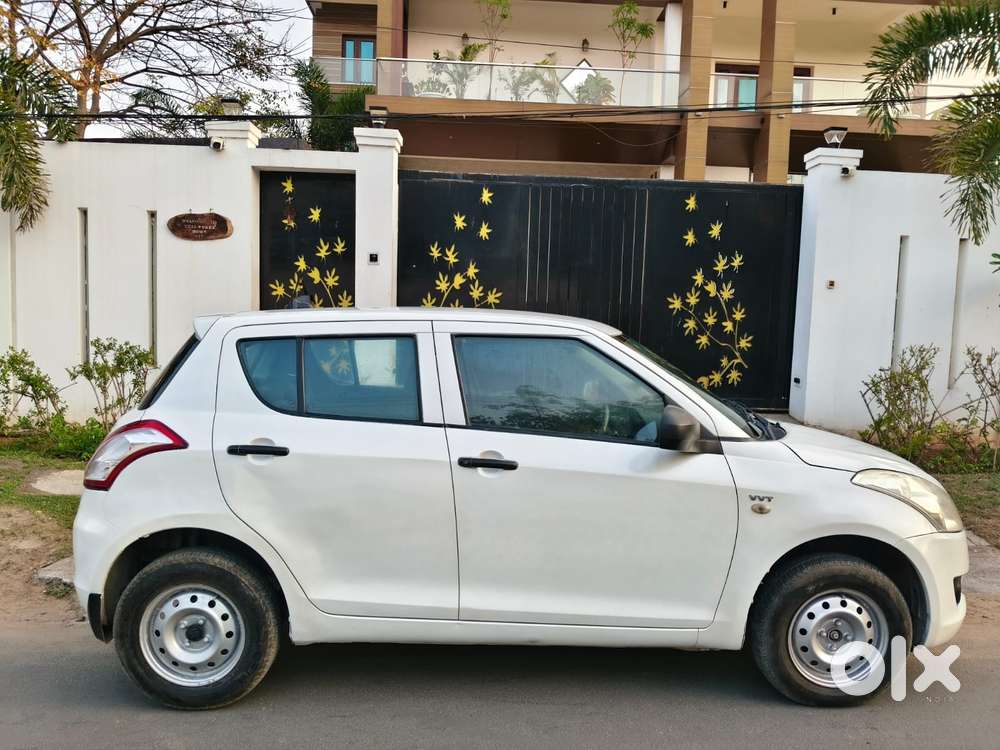 Maruti Suzuki Swift 2011-2014 Lxi, 2012, Petrol