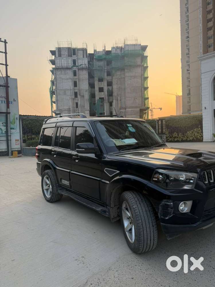 Mahindra Scorpio S9 Diesel Manual 2022 | Black | 85,000 Km | Well Main