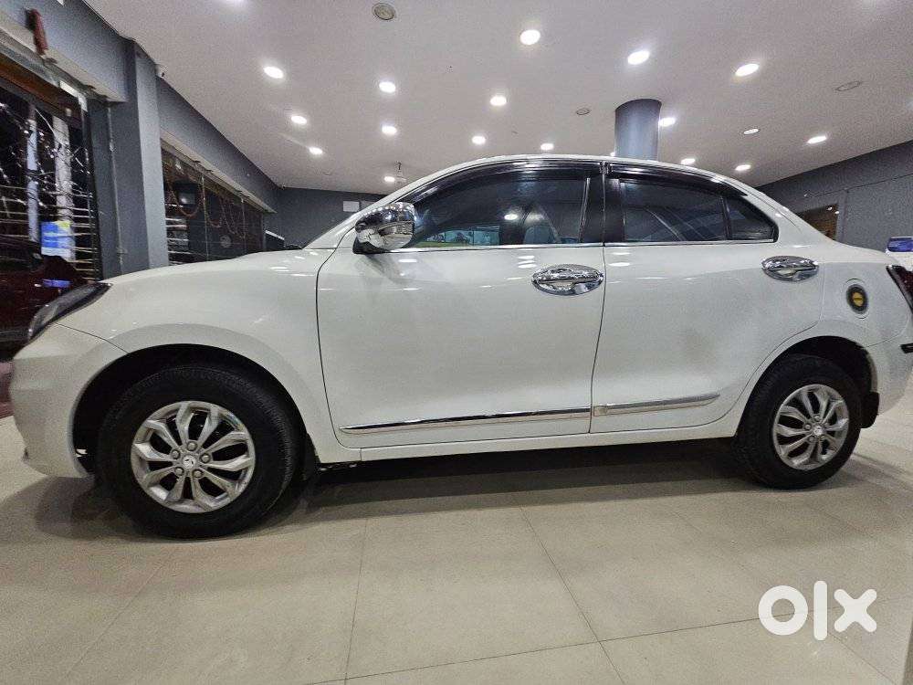 Maruti Suzuki Dzire Vxi Ags, 2022, Petrol