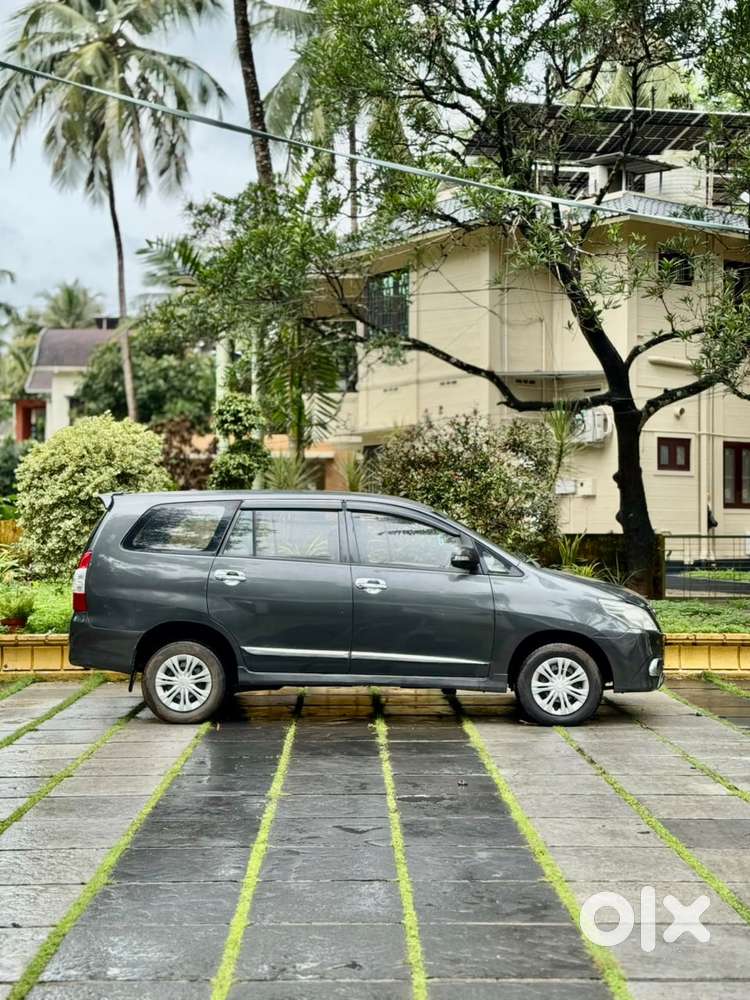 Toyota Innova 2.5 Gx 8 Str Bs-iii, 2015, Diesel