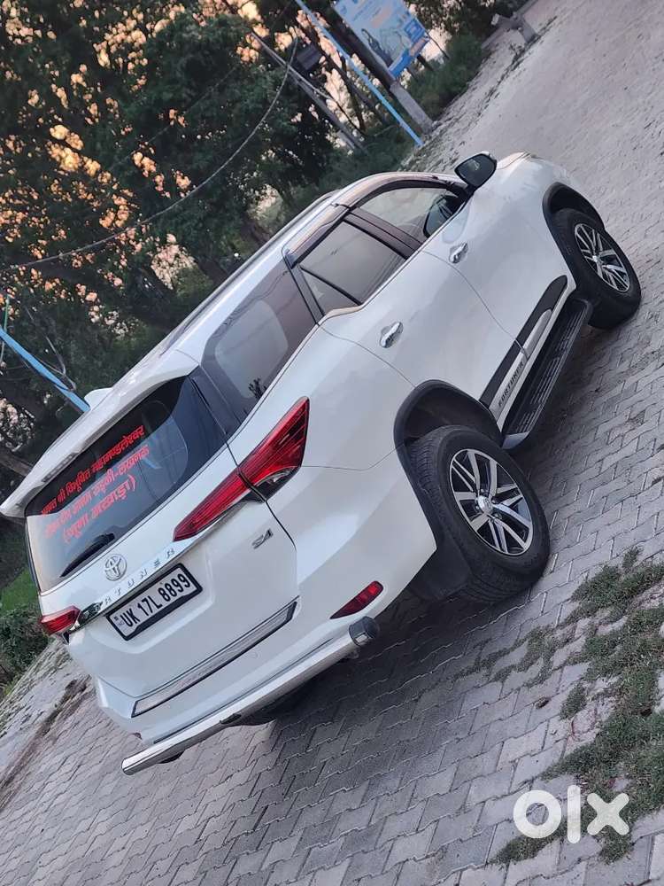 Toyota Fortuner 4/4
Full Insurance 
Dono Chabi 
Cruise Control