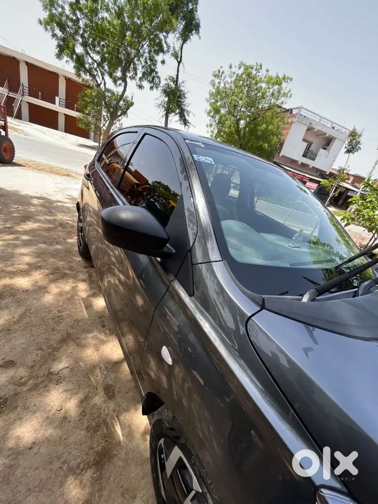 Car New Hai Sirf 5k Chali Hai Saadi Ki Car Hai Koi Use Krne Wala H Nhi