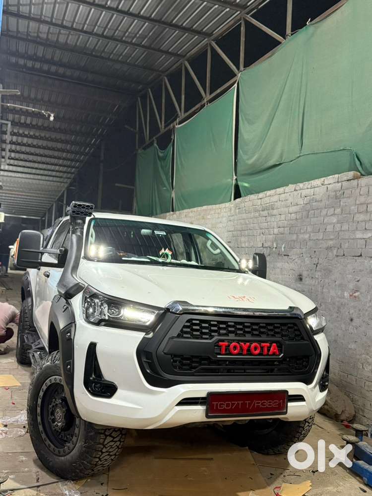 Hilux High At. 4*4 (white Colour) All Service Recod