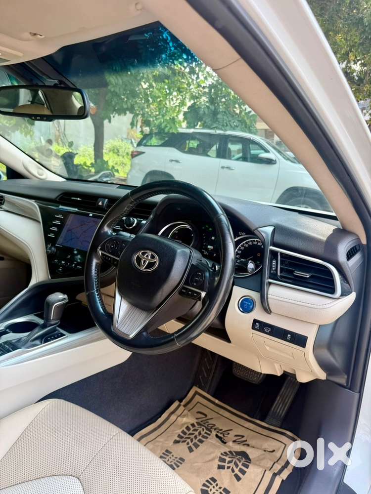 Toyota Camry Hybrid 2020