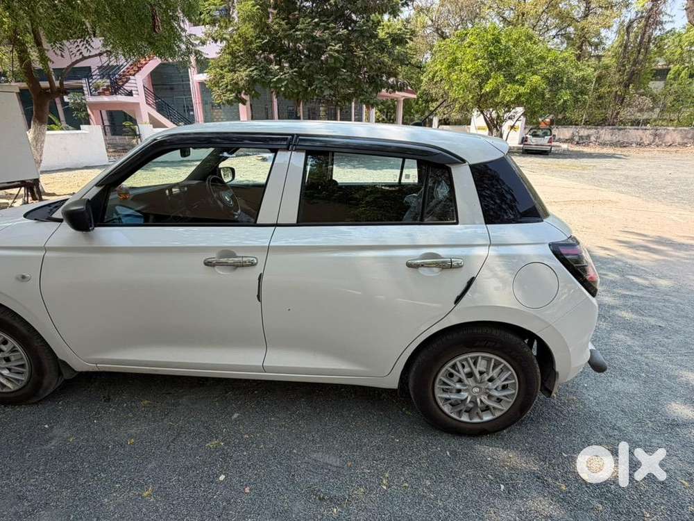 Lxi 2025 With Parking Sensors/reverse Camera/music System