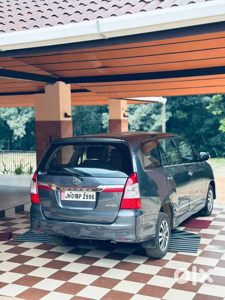 Toyota Innova 2.5 V 2013