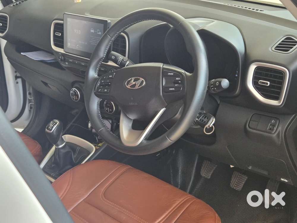 Hyundai Venue 2020 Petrol 30000 Km Driven