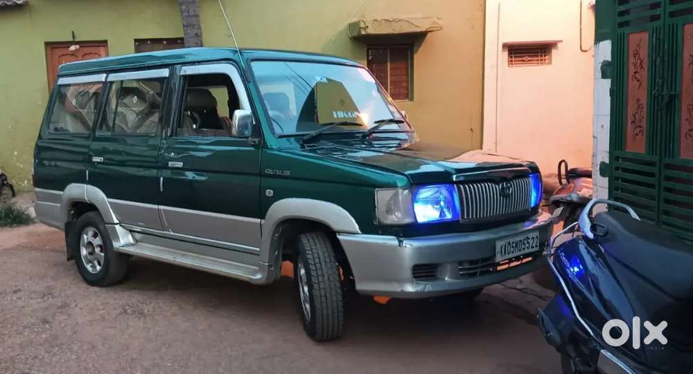 Toyota Qualis Petrol 2002