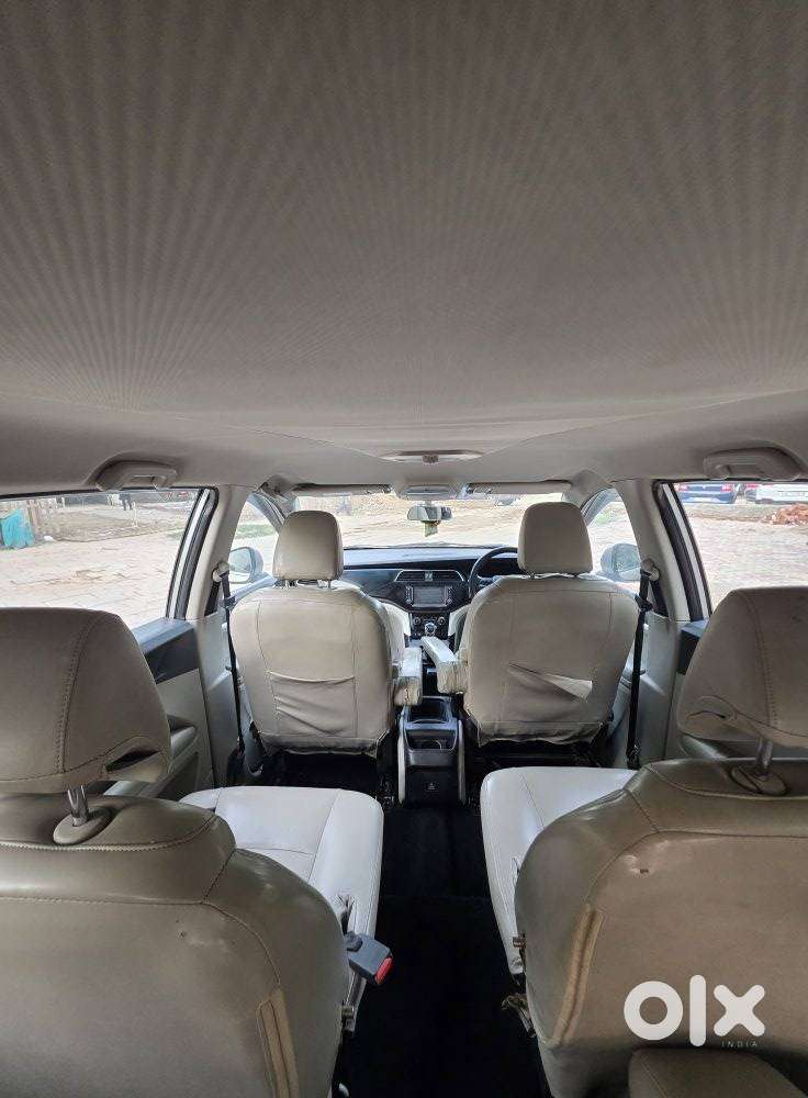 Mahindra Marazzo M6, 2018, Diesel