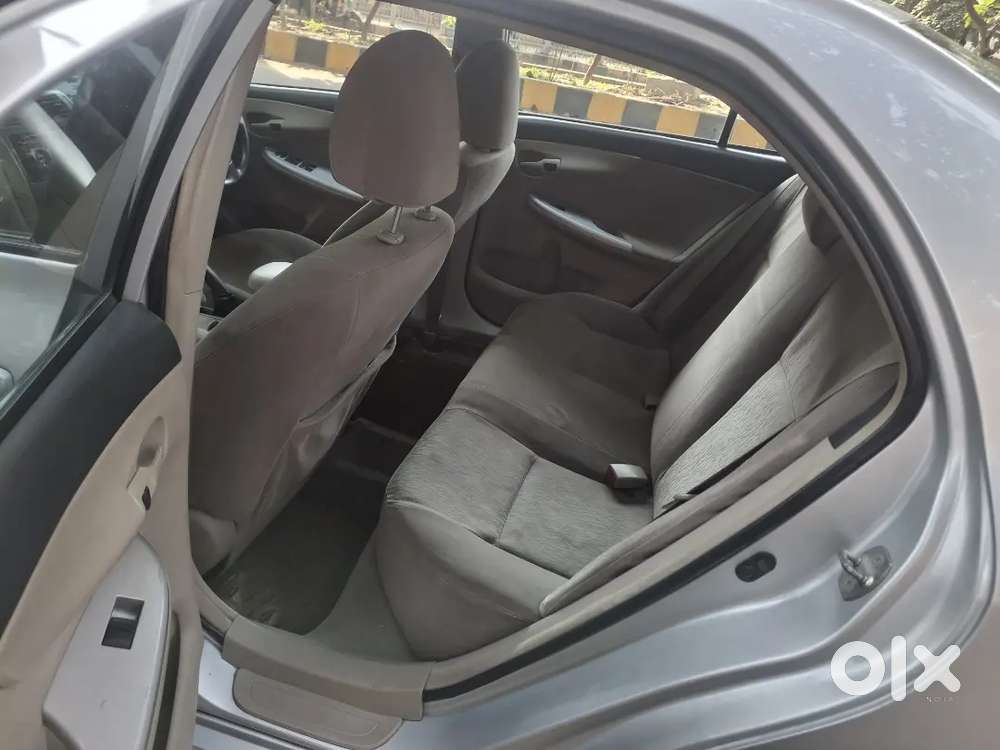 Corolla Altis J
2012,(model,march)
2nd Owner 
Petrol
Km=98,000