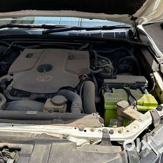 Toyota Fortuner 4x4 At - Super White In Crisp Condition