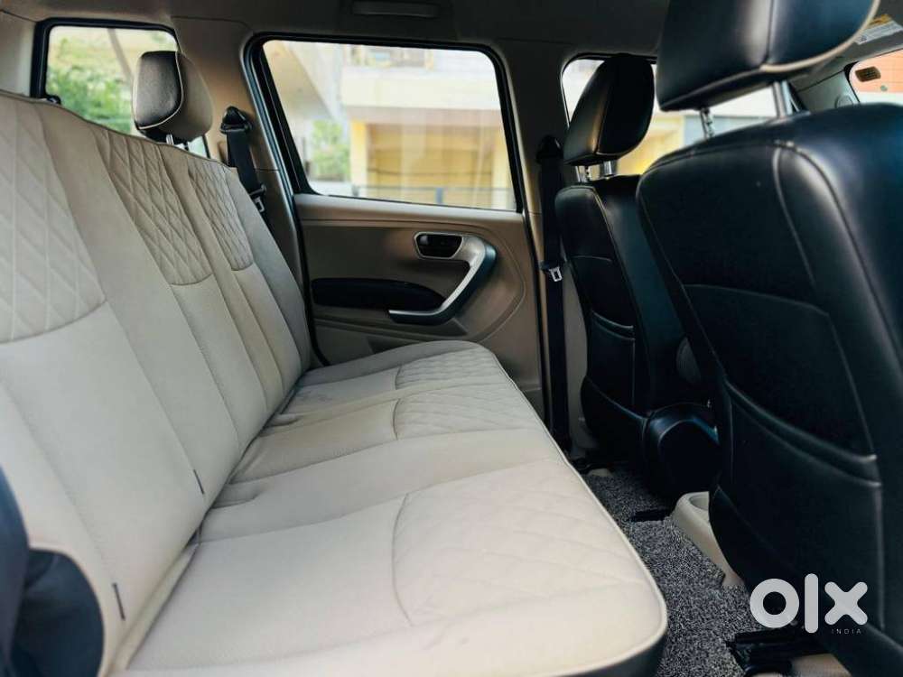 Mahindra Tuv 300 T10, 2020, Diesel