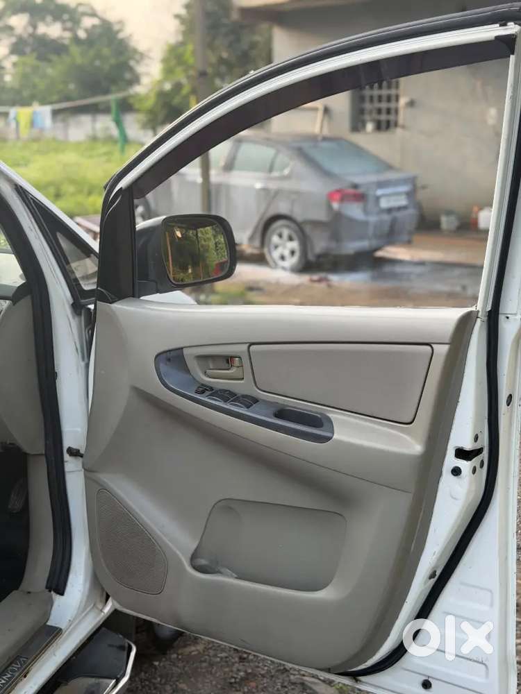 Toyota Innova 2014 G2