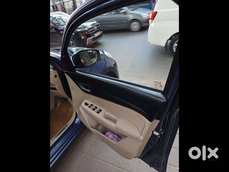 Maruti Suzuki Dzire 1.2 Vxi Amt, 2017, Petrol