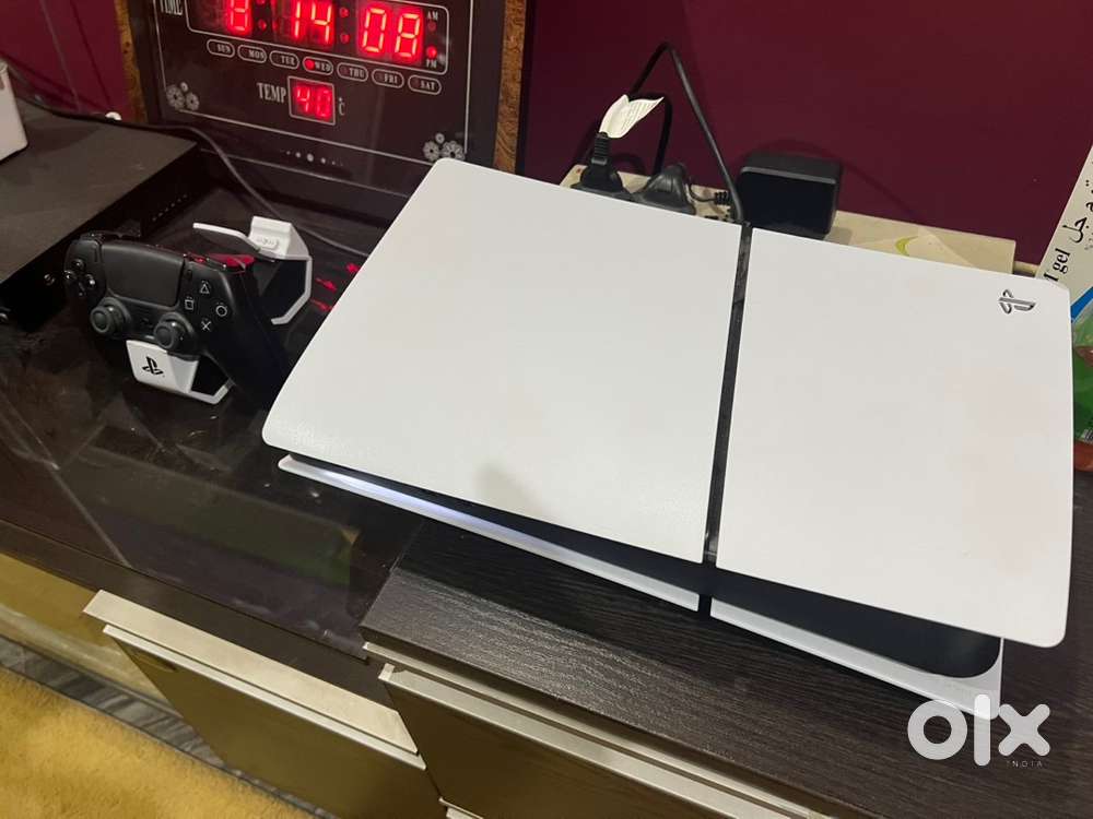 PS 5 slim Disc with carry case
