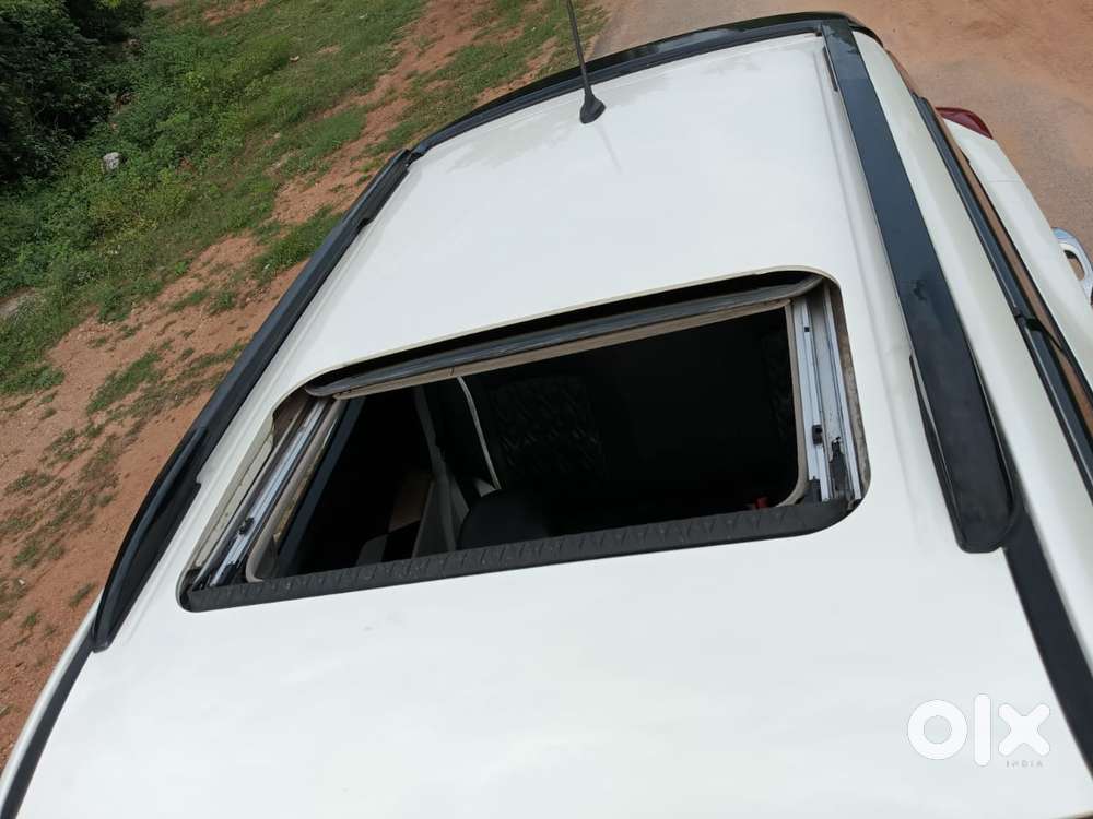 Mahindra Xuv300 W6, 2022, Petrol