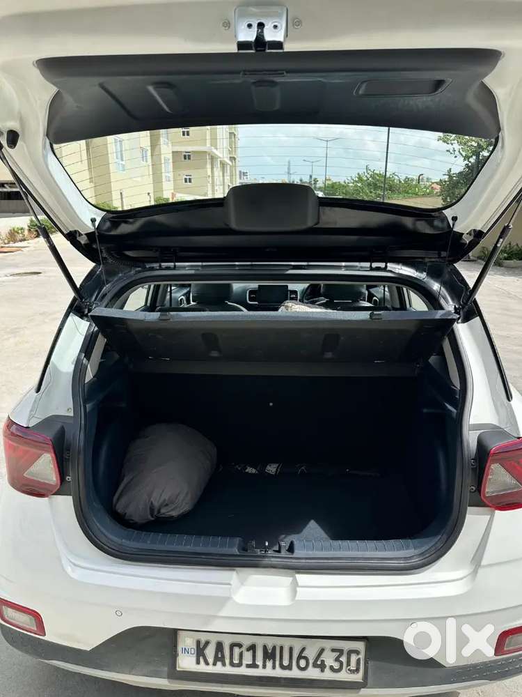Hyundai Venue 2020 Petrol Well Maintained
