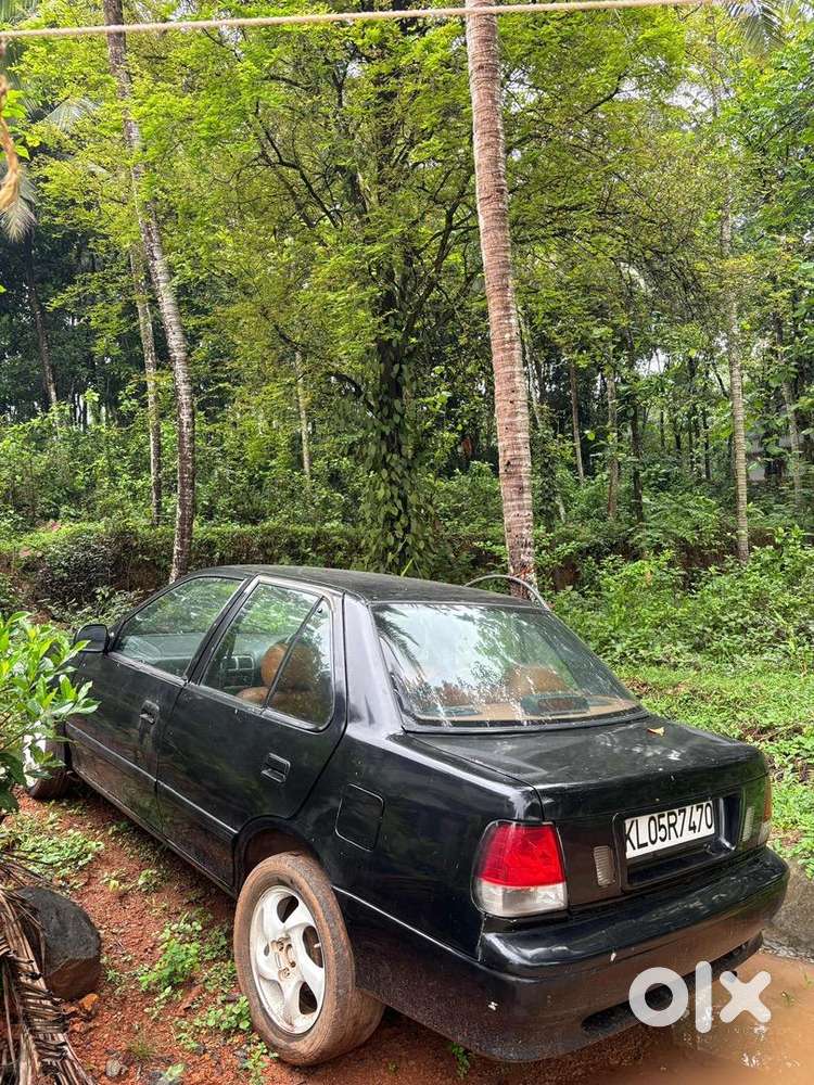 Maruti Suzuki Esteem2004