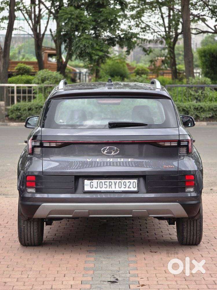 Hyundai Venue 1.0 S (o) Turbo Dct, 2024, Petrol