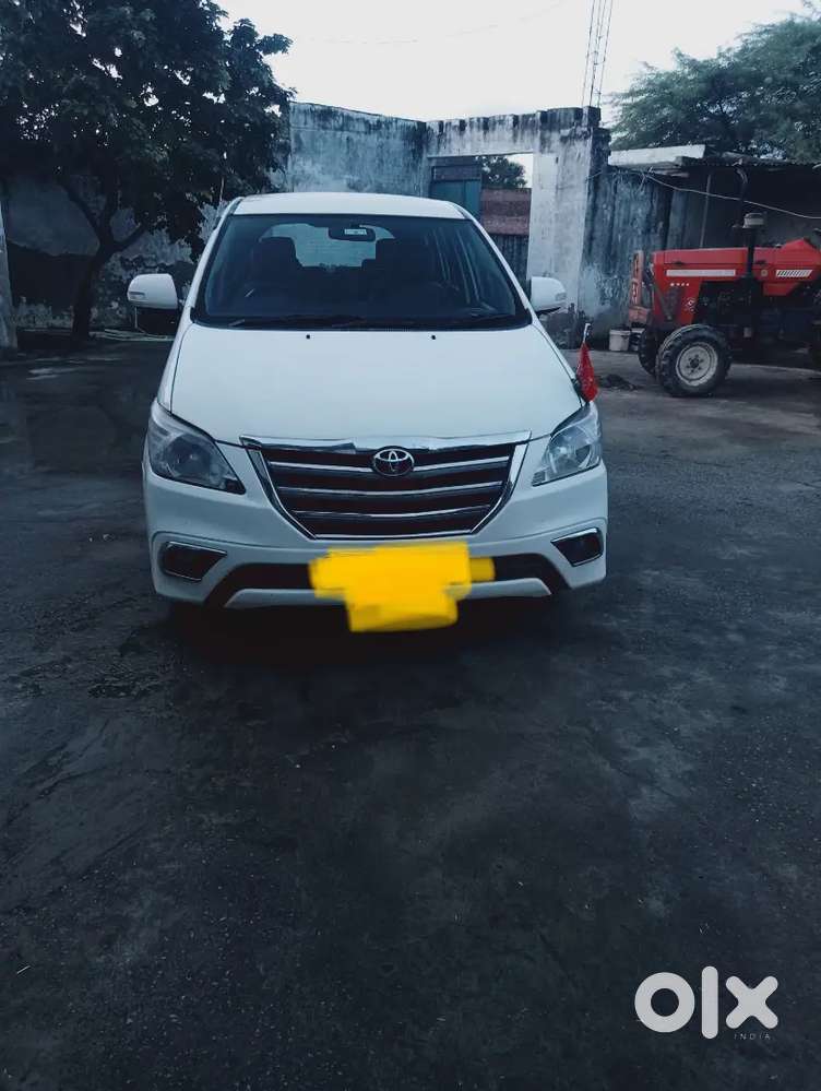 Toyota Innova 2015 Diesel 210000 Km Driven