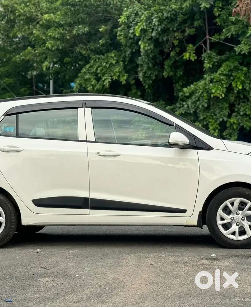 Hyundai Grand I10 Sportz 2017 Petrol