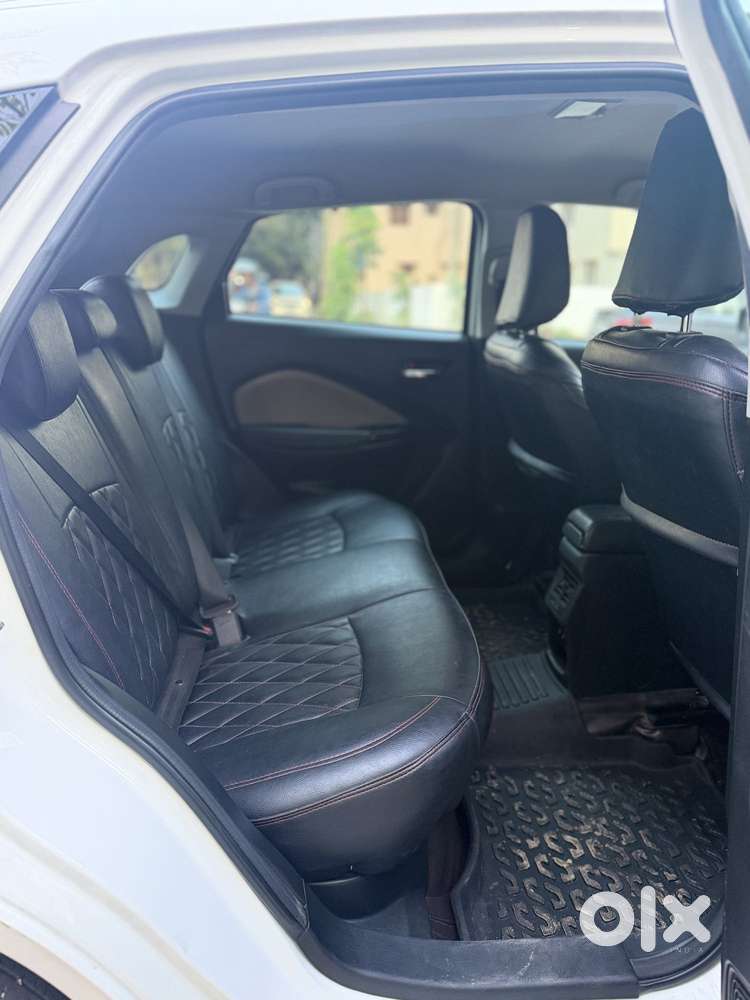 Toyota Glanza 1.2 V Amt, 2023, Petrol