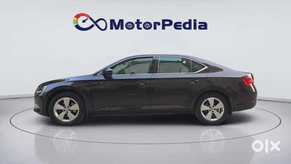 Skoda Superb Style 1.8 Tsi At, 2018, Petrol