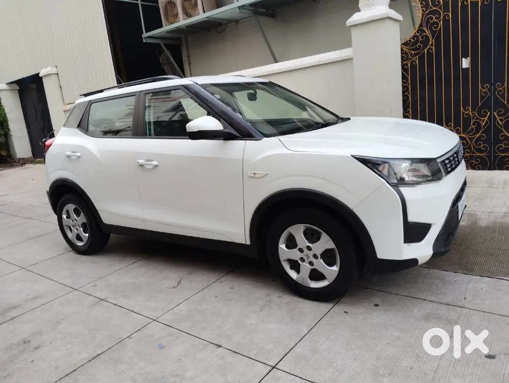 Mahindra Xuv300 W6 2023 ,petrol ,autoshift Gear With Sunroof Keystart