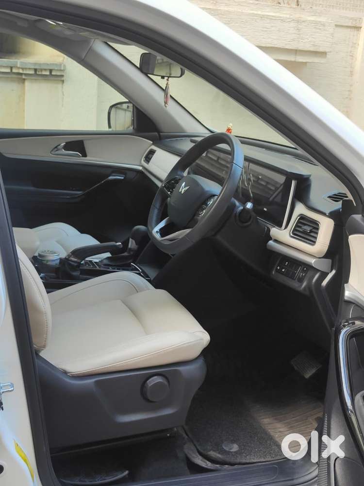 Mahindra Xuv700 2.2 Ax 7 Diesel At Str, 2025, Diesel