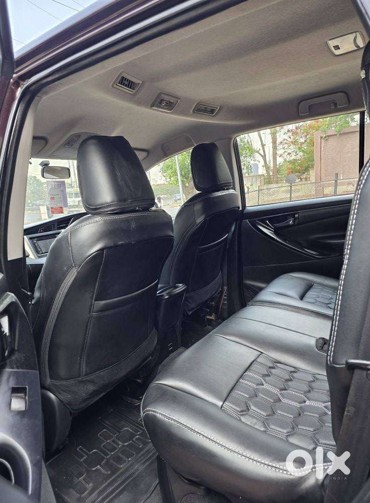 Toyota Innova Crysta 2.8 Gx At 8 Seater, 2017, Diesel