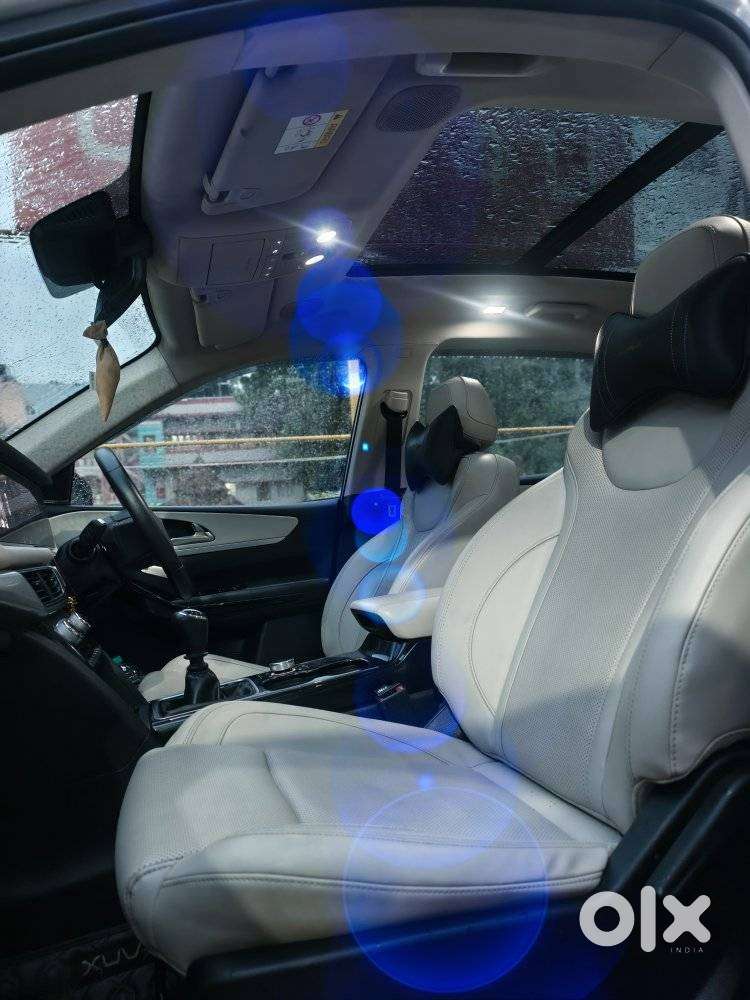 Mahindra Xuv700 2.2 Ax 7 Diesel Mt Luxury Pack Str, 2024, Diesel