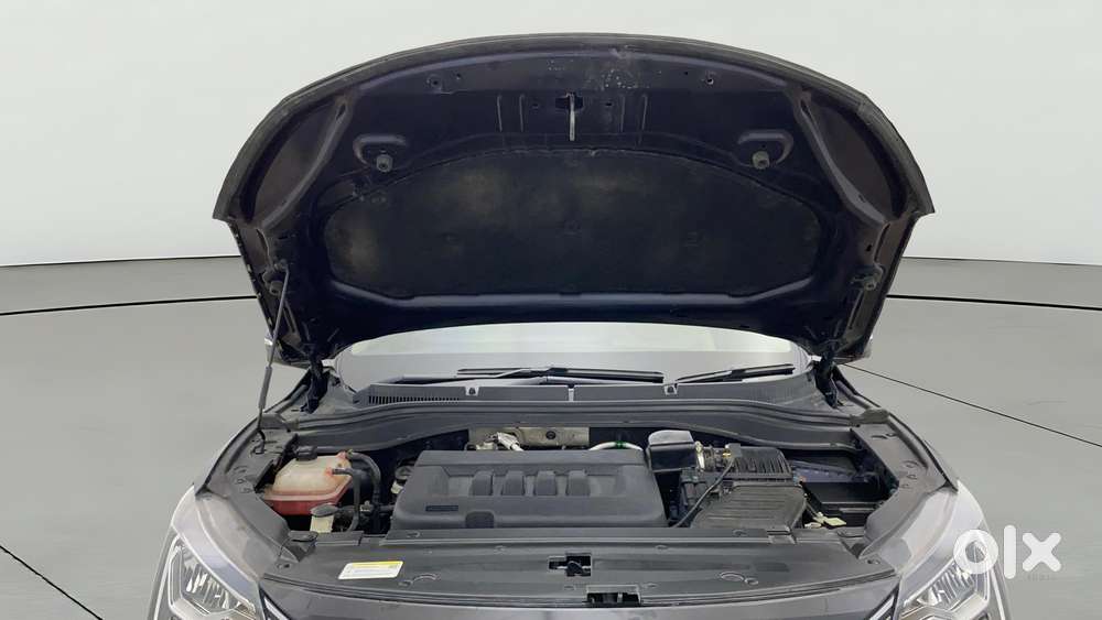 Mahindra Xuv700 2.2 Ax 7 Diesel At Luxury Pack Str, 2022, Diesel
