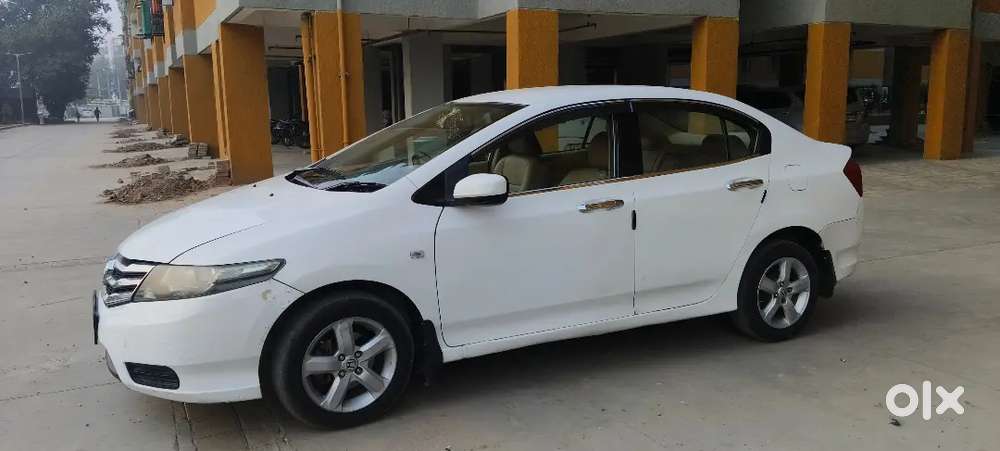 Honda City Petrol 2013 With Manual Transmission