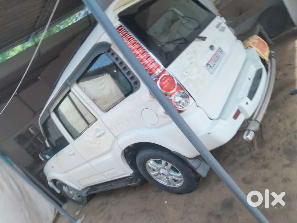 Mahindra Scorpio 2013 Diesel 128000 Km Driven A1 Candition Full