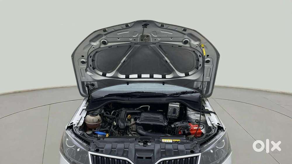 Skoda Rapid 1.0 Ambition Tsi At, 2021, Petrol