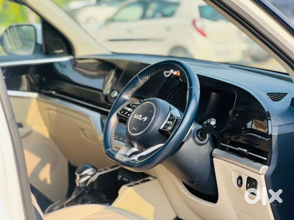 Kia Carens Luxury (o)1.5 Diesel At 7 Str, 2023, Diesel