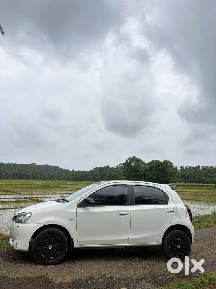 Toyota Etios Liva Gd 2015 Diesel Car/ (phone)