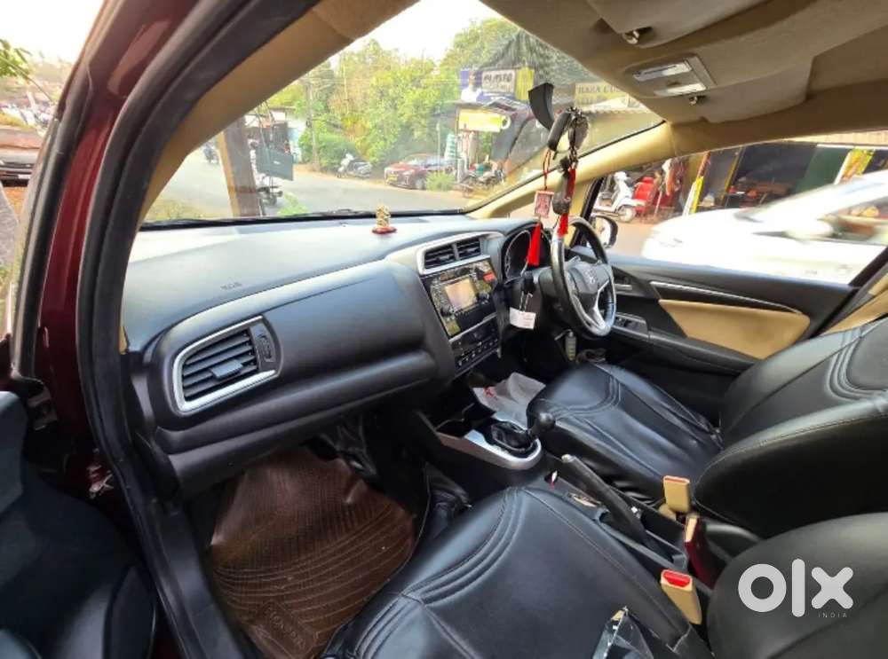 Honda Jazz 2016 Petrol 110000 Km Driven