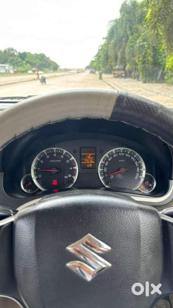 Maruti Suzuki Dzire 1.2 Vxi, 2013