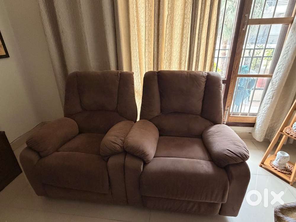 Godrej interio Recliner sofa set 5 seater