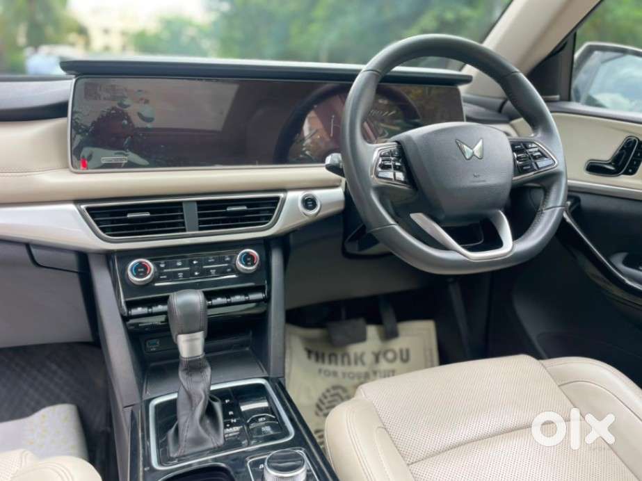 Mahindra Xuv700 Ax7l 6 Str At, 2024, Petrol