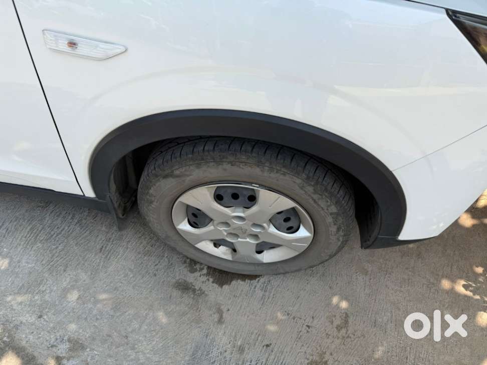 Mahindra Xuv300 W6, 2024, Petrol