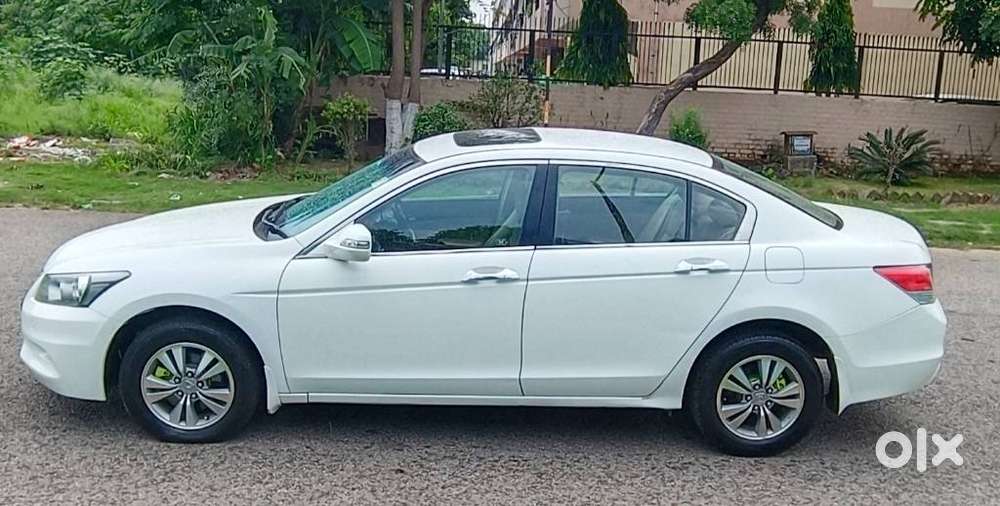 Honda Accord 2.4 Manual, 2012, Petrol