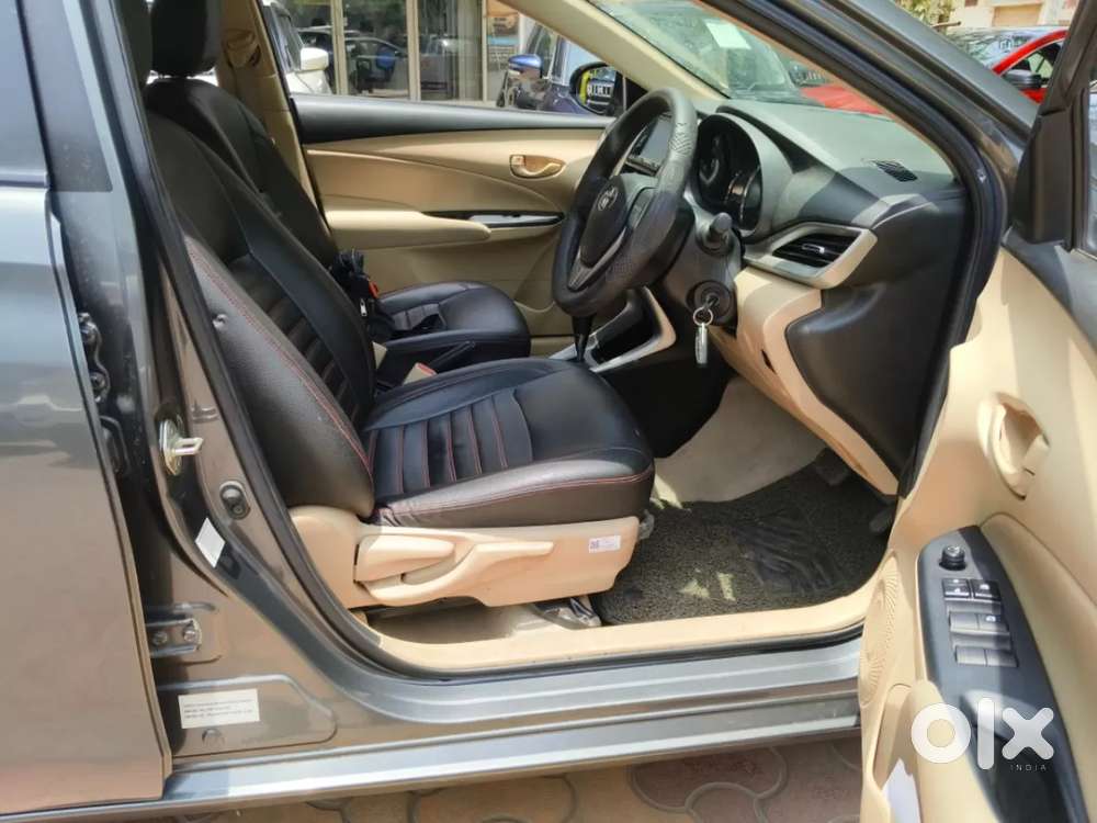 Toyota Yaris J Cvt, 2020, Petrol