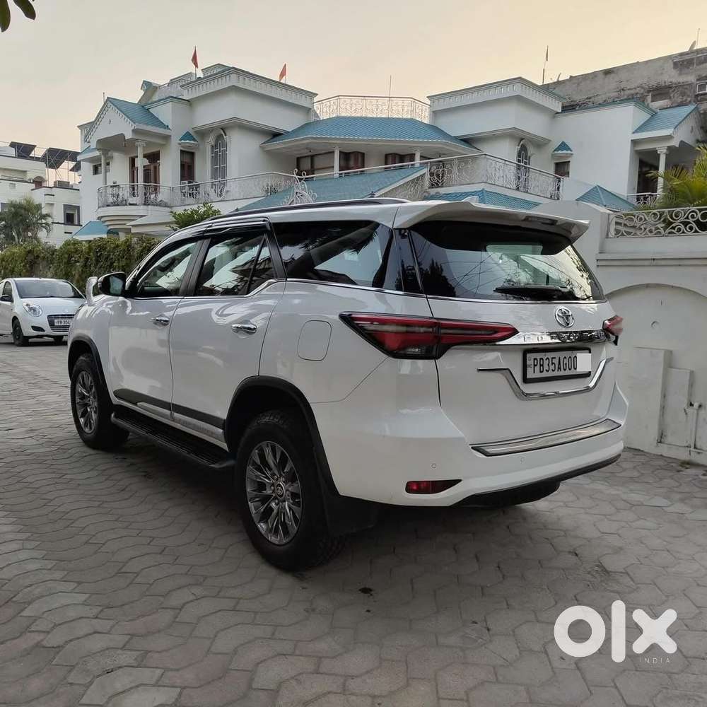 Toyota Fortuner [2021-ongoing] 2.8 2wd Diesel At, 2022, Diesel