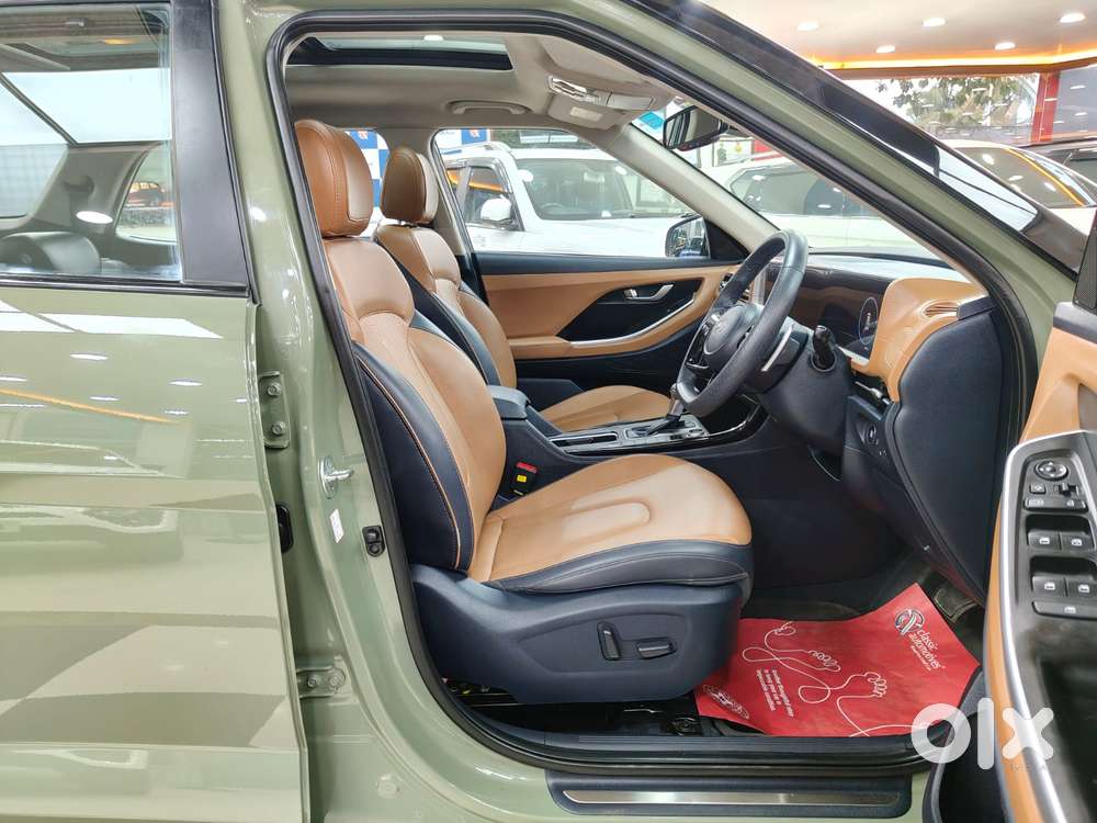 Hyundai Alcazar 2.0 Signature (o) Petrol At 7 Str, 2024, Petrol
