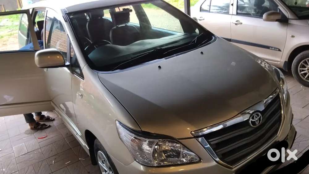 Toyota Innova Diesel 2.5 2015
