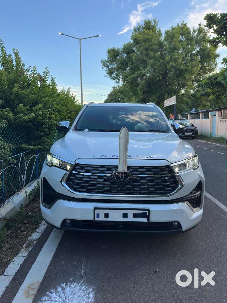 Toyota Innova Hycross 2.0 Zx (o) Hybrid 7 Str, 2024, Petrol