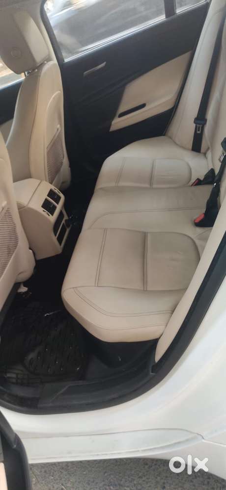 Jaguar Xe Prestige, 2016, Petrol