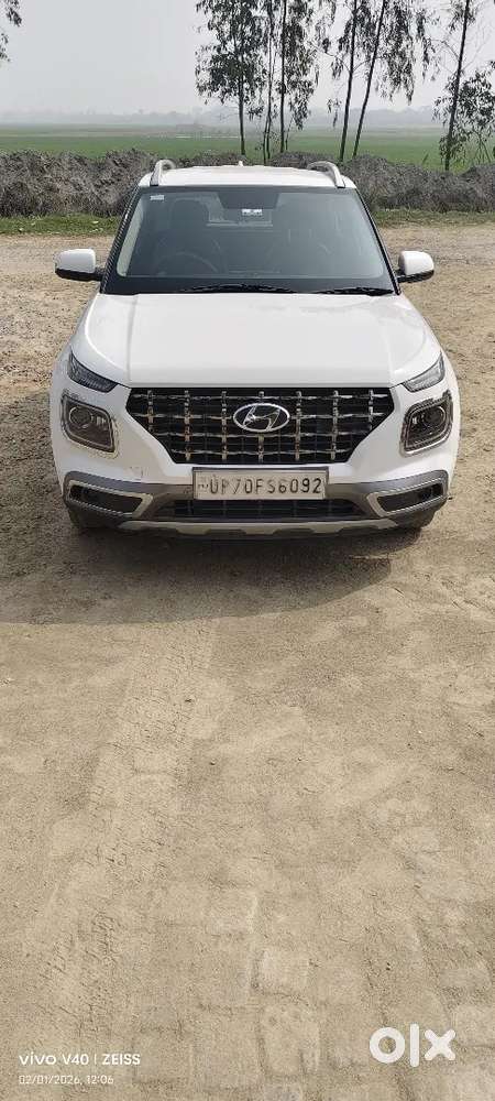 Hyundai Venue 2021 Petrol 88000 Km Driven Very Good Full Original